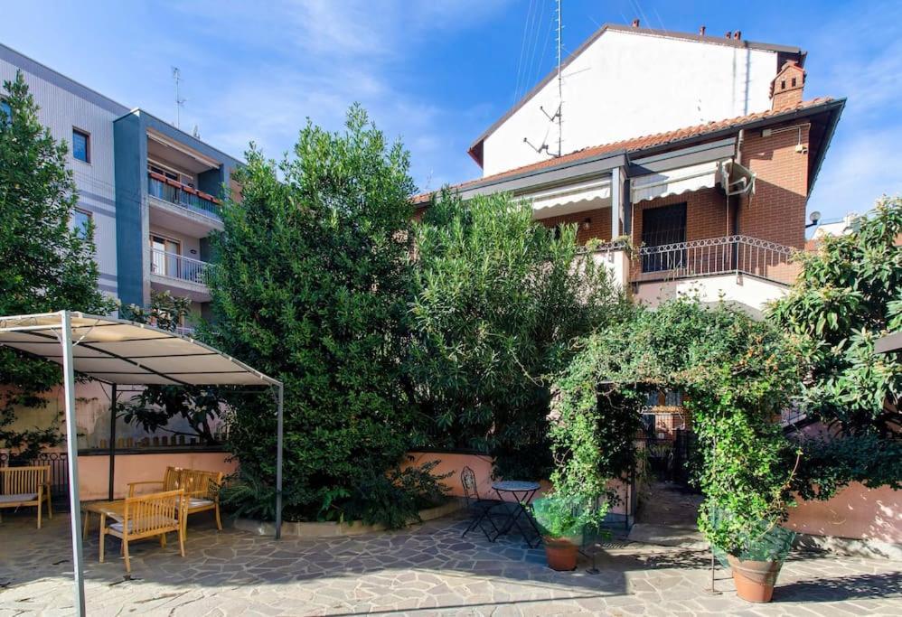 Un Insospettabile Angolo Verde In Citta Apartment มิลาน ภายนอก รูปภาพ